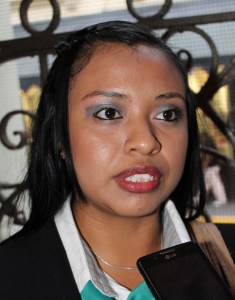 Estela Mendoza de 22 años, egresada de  la licenciatura de Ingeniería en Control y Gestión Ambiental por la UPAVEstela Mendoza de 22 años, egresada de  la licenciatura de Ingeniería en Control y Gestión Ambiental por la UPAV