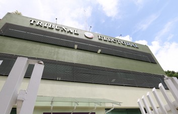 Trabajadores del TEV sin&nbsp;prestaciones