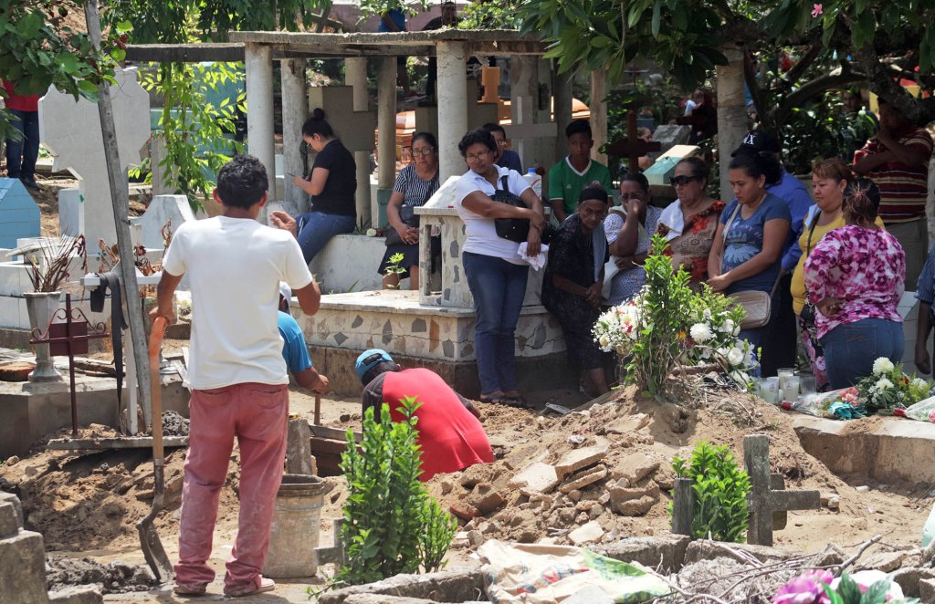 Ya suman 30 muertos tras ataque al Caballo Blanco — Costa&nbsp;Veracruz