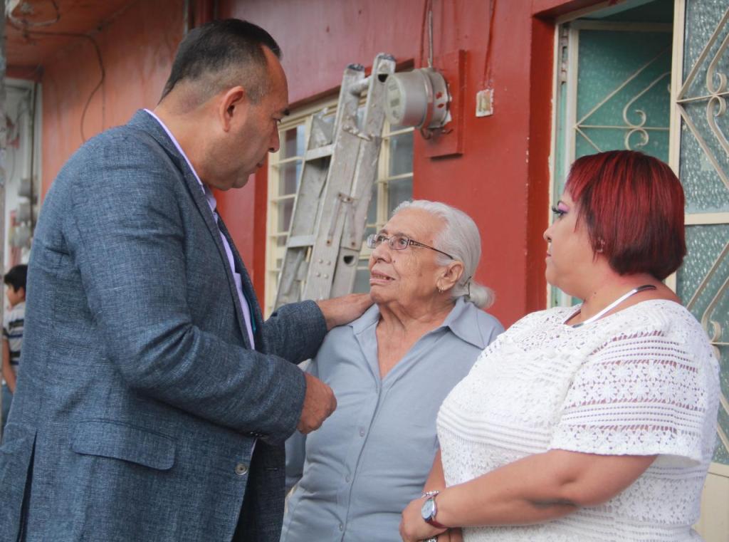 Respalda diputada Adriana Esther Martínez a doña Luz María, tras vivir un acto de despojo de su&nbsp;vivienda