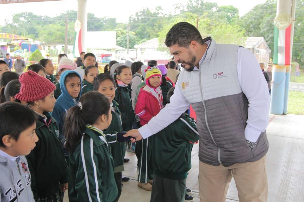 Más de 2 mil estudiantes&nbsp;beneficiados