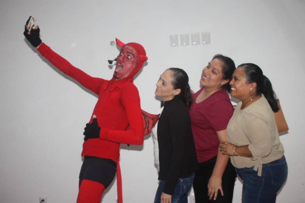 Rotundo éxito del «Diablito de Navidad»