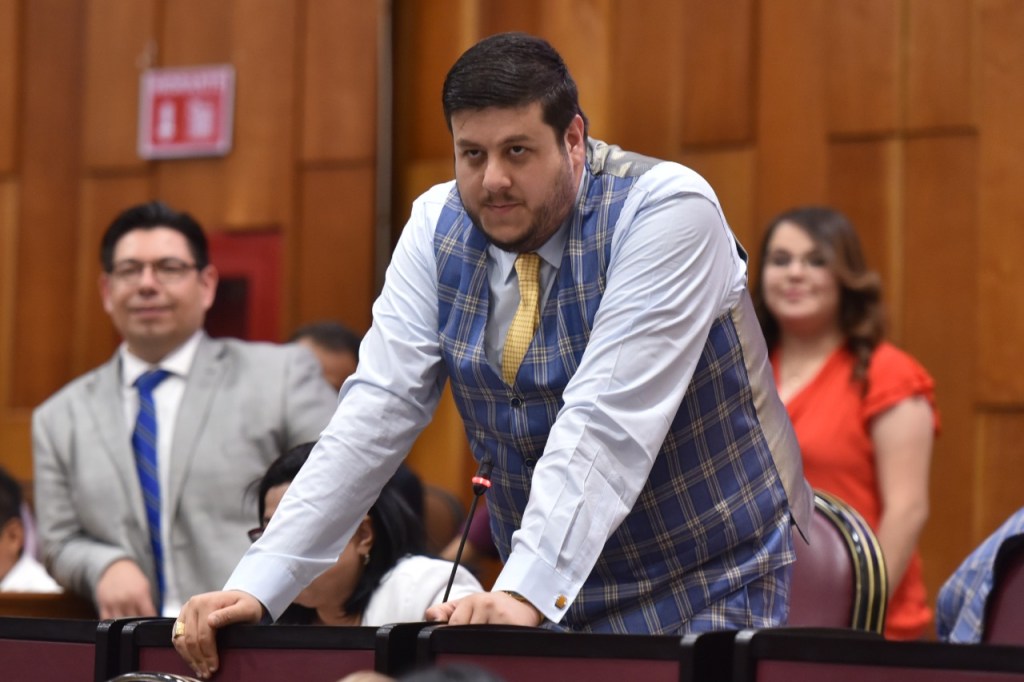 Solo y sin&nbsp;respaldo