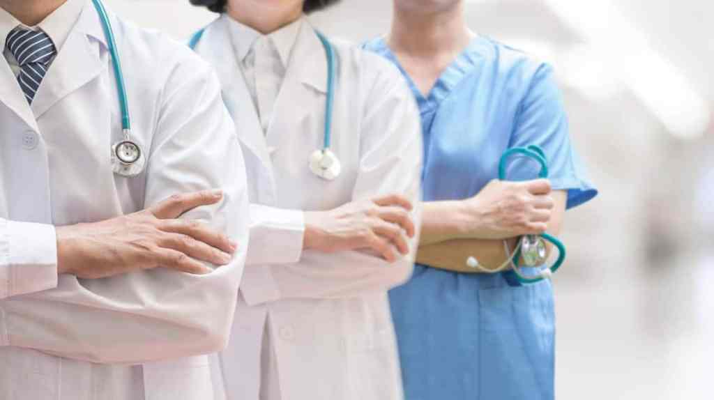 Especialistas médicos al cuidado de su&nbsp;salud