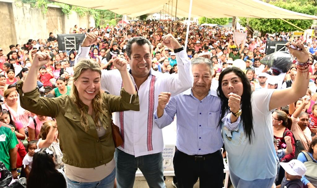 Checo y los Reyes en&nbsp;Acayucan