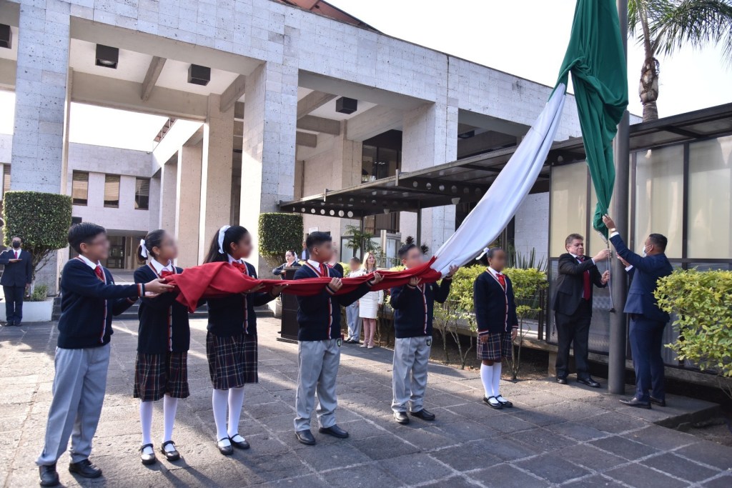 Honores a la&nbsp;Bandera