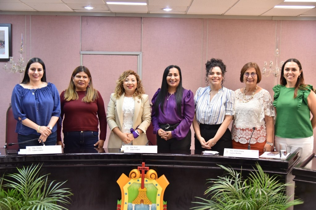 Por su destacada trayectoria&nbsp;profesional