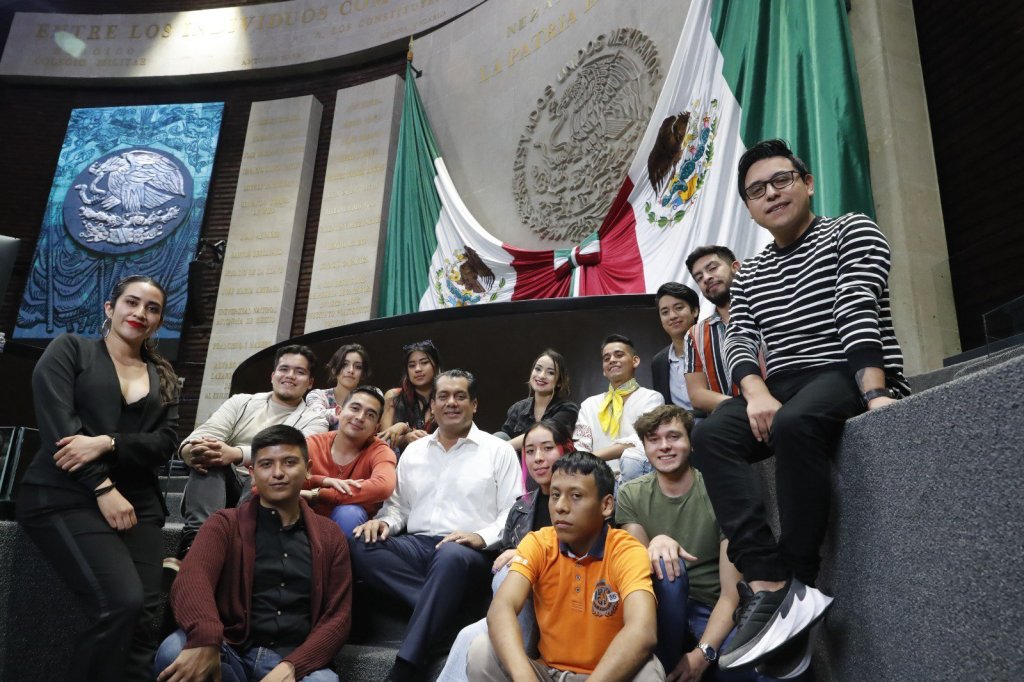 Jóvenes podrán llegar más temprano a la&nbsp;política