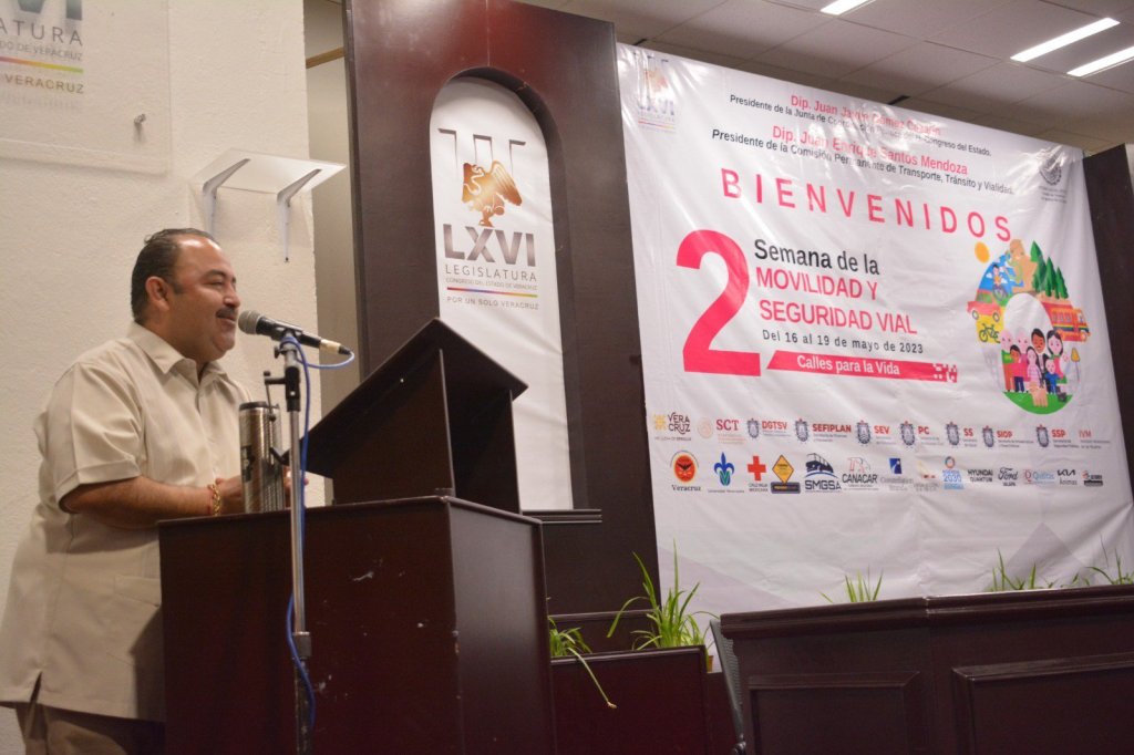 El transporte hace posible el tránsito de millones de&nbsp;veracruzanos