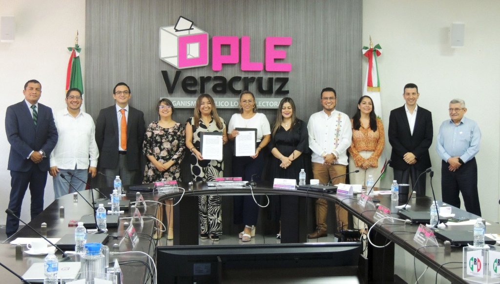 Signan convenio de colaboración CEDH y OPLE&nbsp;Veracruz