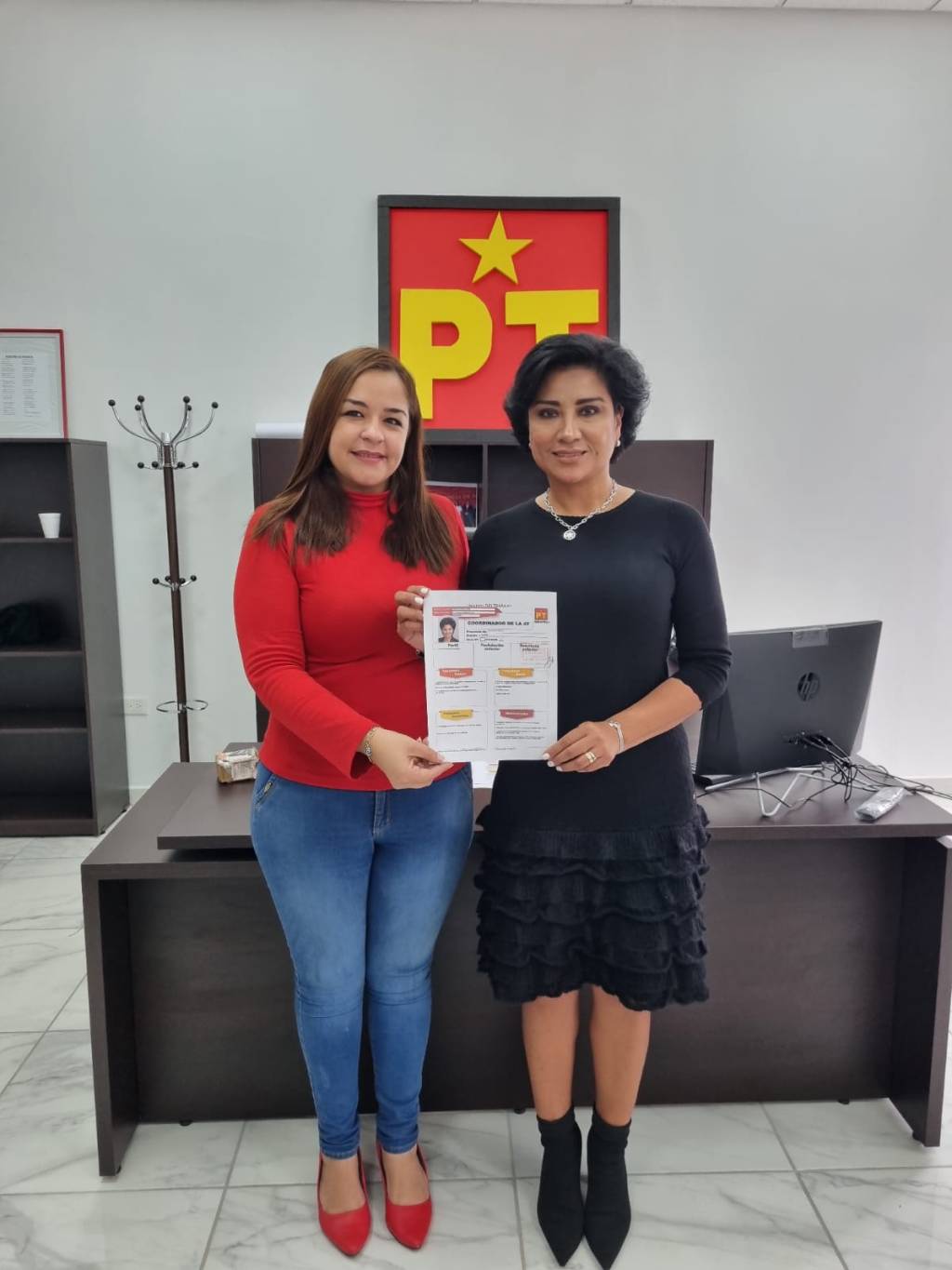 Elizabeth busca el senado por el&nbsp;#PT