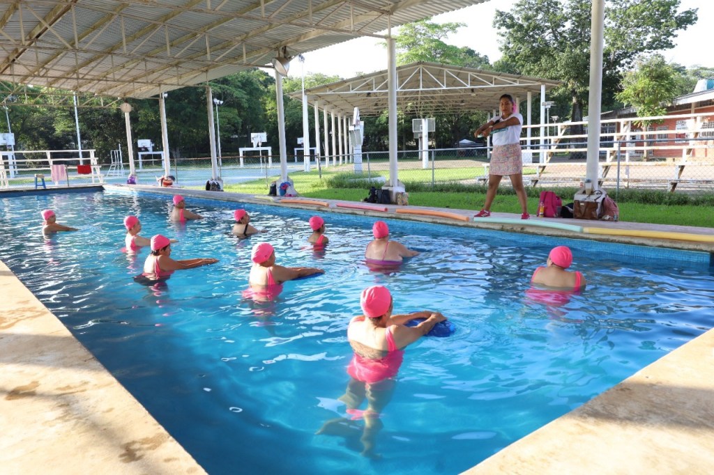 Rehabilitación acuática a&nbsp;mujeres