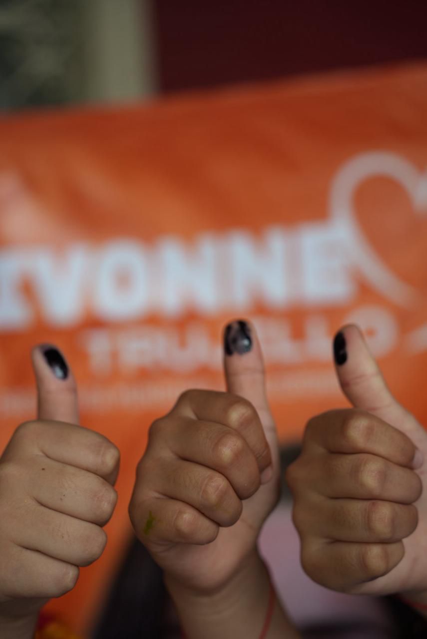 La maestra con los niños